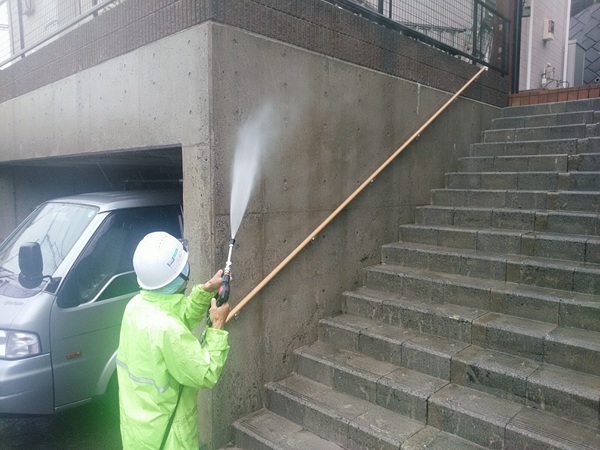 神奈川県横浜市西区-擁壁塗装-高圧洗浄